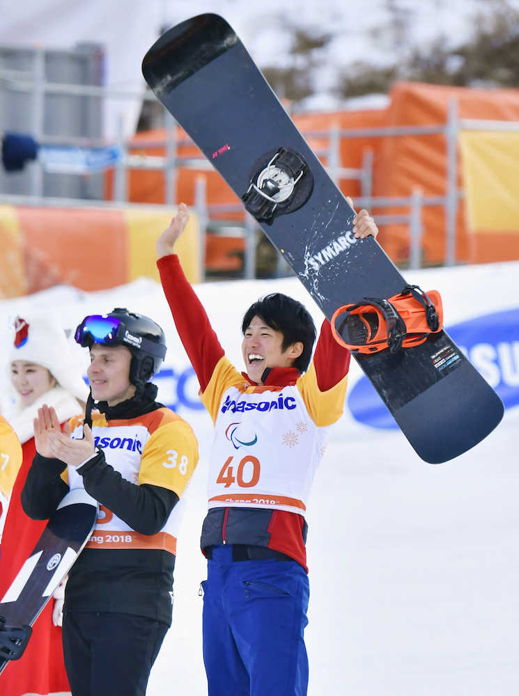 成田緑夢が銅メダル！準決勝で転倒も…３位決定戦制す　スノーボードクロス
