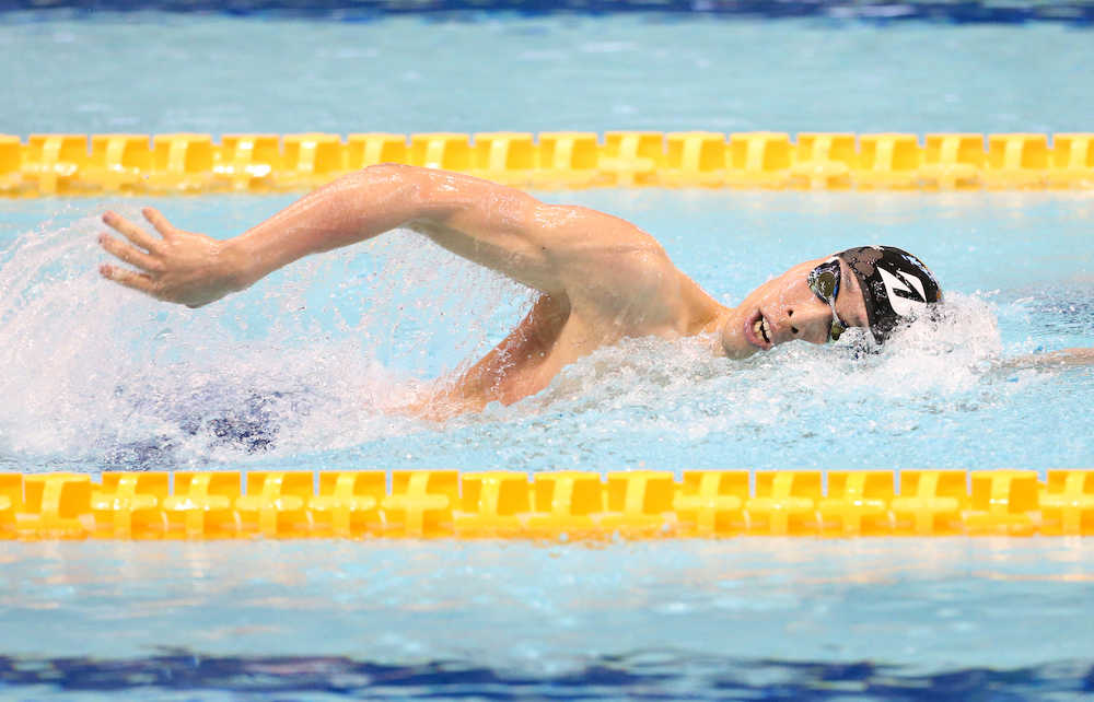 男子２００メートル個人メドレー予選、力強い泳ぎを見せる萩野公介