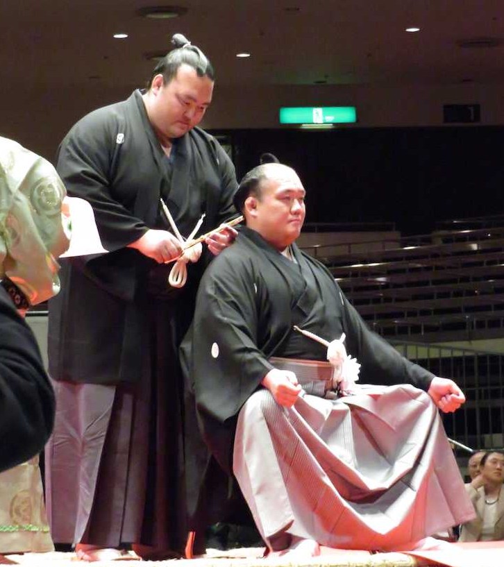 北太樹　断髪式に３００人　小野川親方襲名「熱い気持ち」伝える