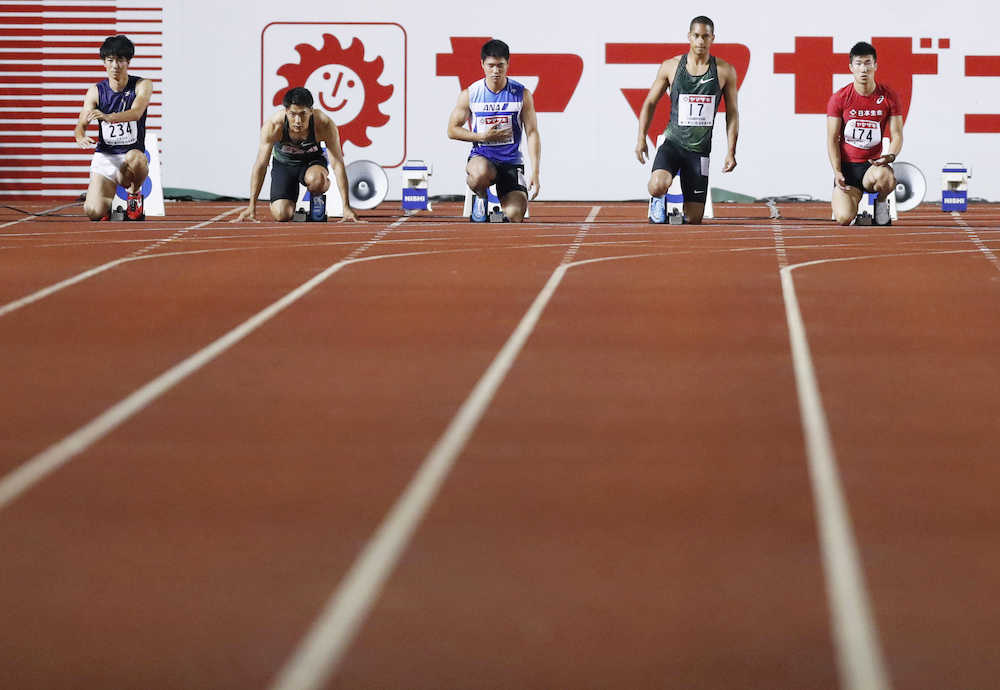 男子１００メートル決勝に臨む（左から）多田修平、山県亮太、小池祐貴、ケンブリッジ飛鳥、桐生祥秀