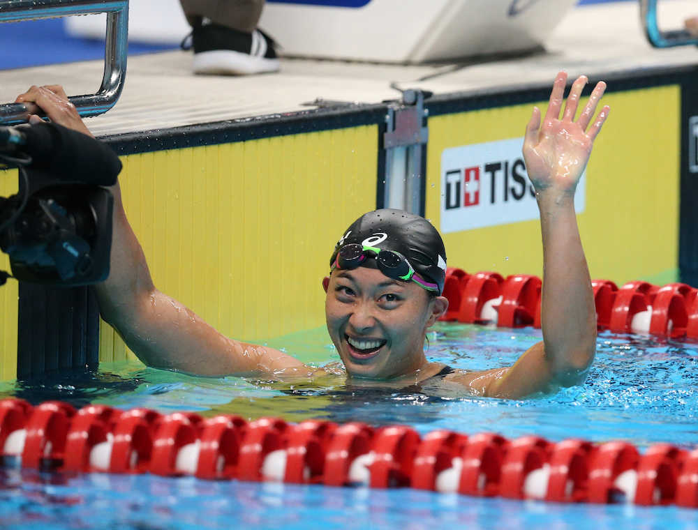 聡美が日本勢金メダル１号、競泳女子１００平　鮮やか復活Ｖ！