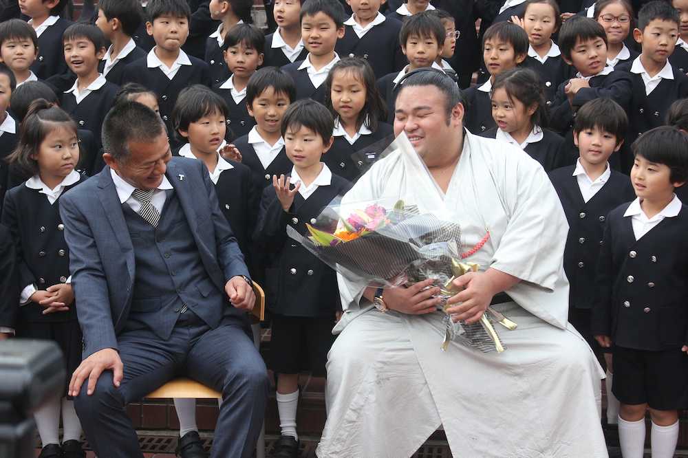 貴景勝、母校小学校に感激Ｖ報告　「こんなに応援してもらえて」