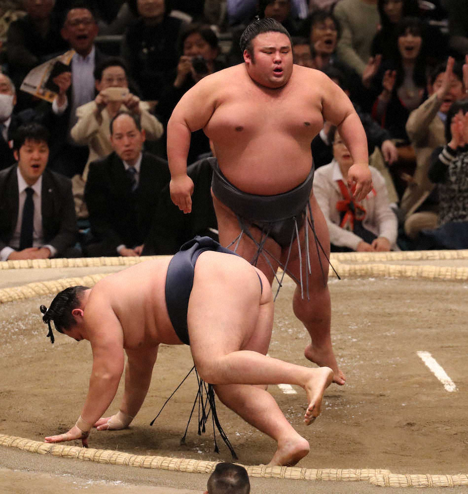 【玉ノ井親方　視点】鶴竜撃破の貴景勝、密着して重圧かけ続けたことが勝因