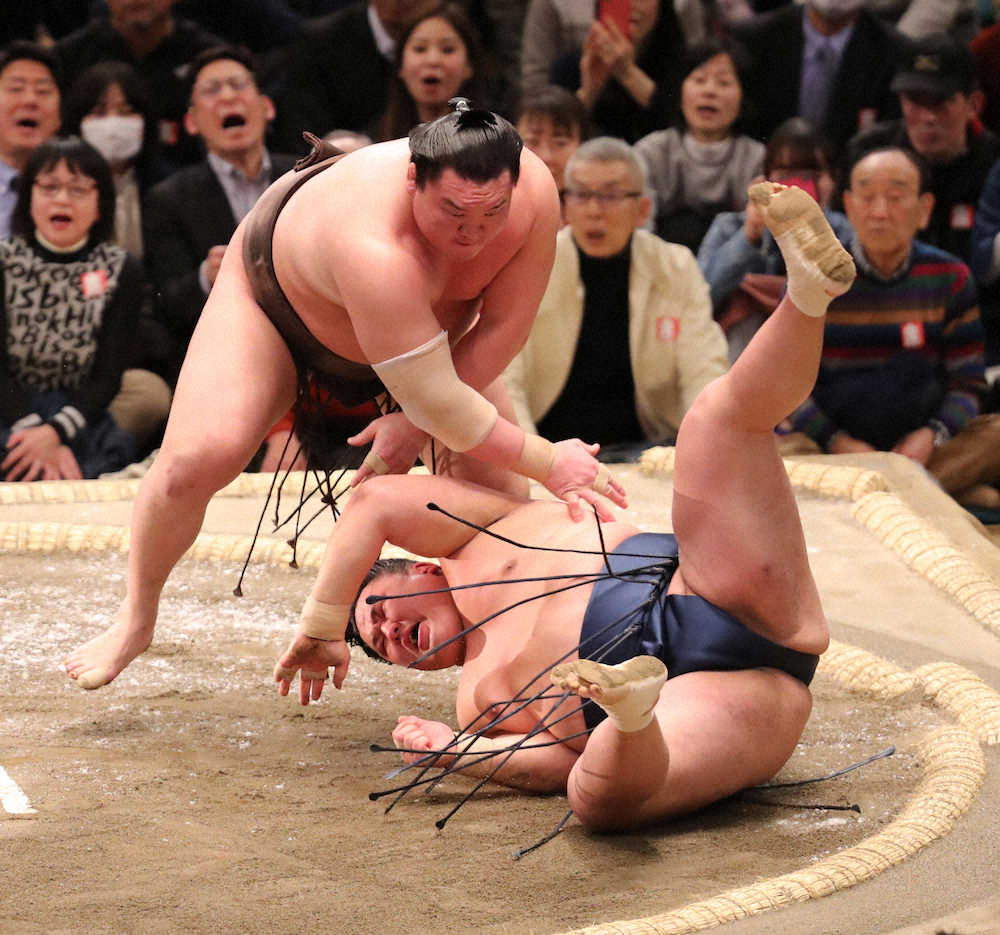 白鵬、玉鷲にリベンジ　11日目は貴景勝と「いい相撲取れれば」