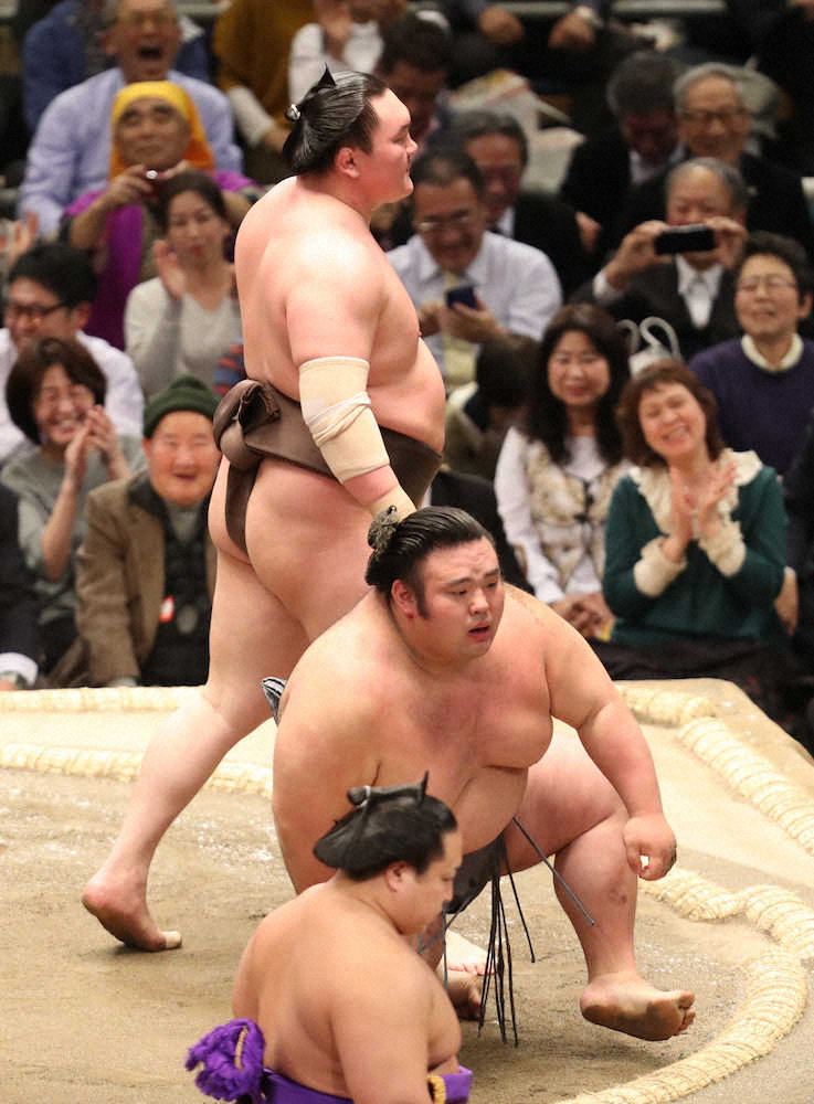 【画像・写真】貴景勝　白鵬に敗れ3敗目　12日目豪栄道戦へ「自分と向き合わないといけない」