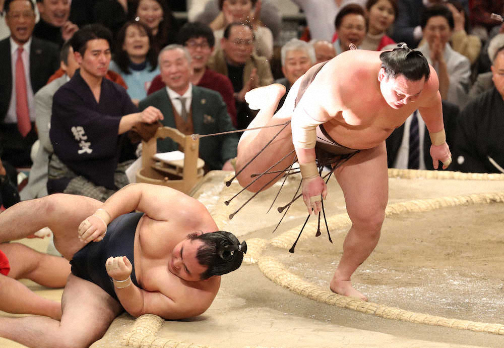 【画像・写真】白鵬　平成最後の場所全勝Vに観客と三本締め「平成の思い出は天皇陛下からの手紙」