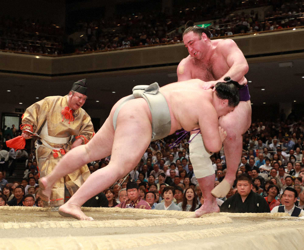 【玉ノ井親方　視点】動きが硬い栃ノ心、重圧に負けず自分の形を