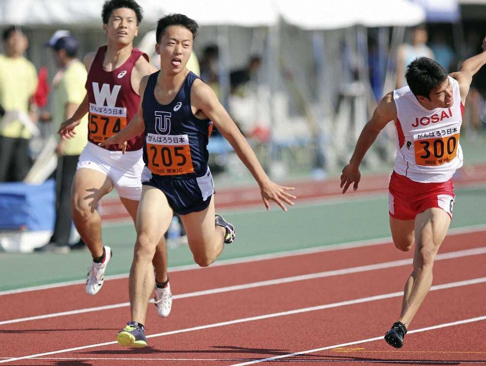 関東学生対校選手権の男子100メートルを制した東洋大の宮本（中央）