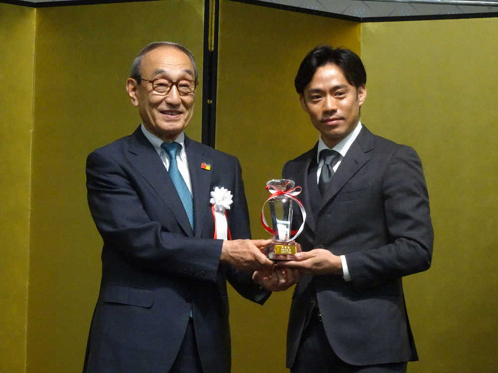 高橋大輔　岡山県スケート連盟から栄誉賞「まだ人間ができていないですけど」