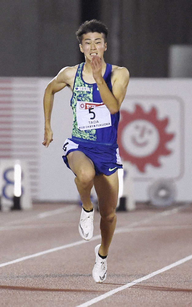 男子100メートル準決勝で力走する多田修平