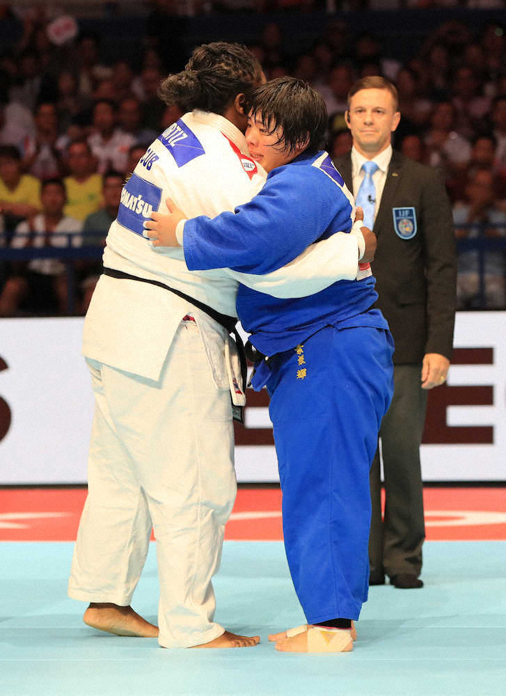 素根輝、世界柔道女子78キロ超級　初出場初優勝に「何が何でも勝つという気持ちだった」