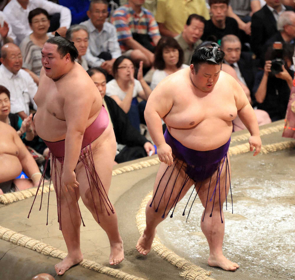 【画像・写真】鶴竜、貴景勝、隠岐の海が4連勝　栃ノ心は反則負けで3敗目