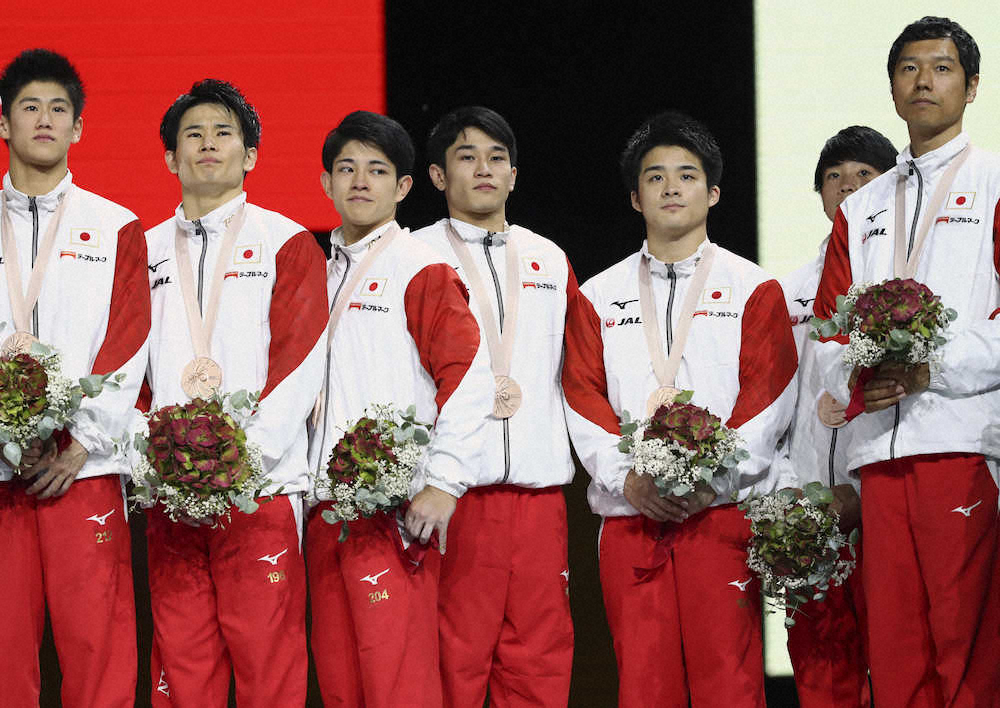 9大会連続で銅メダルを獲得した男子団体日本代表（AP）