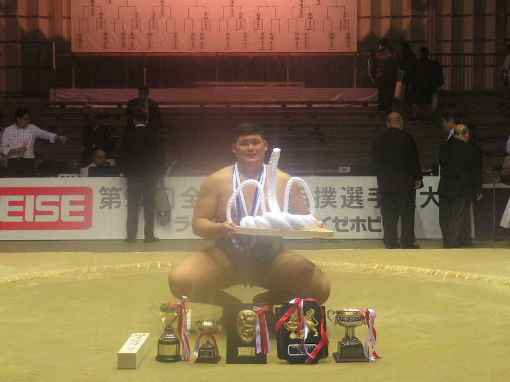 29年ぶりに1年で全国学生相撲選手権大会で優勝した中村泰輝（記者撮影）