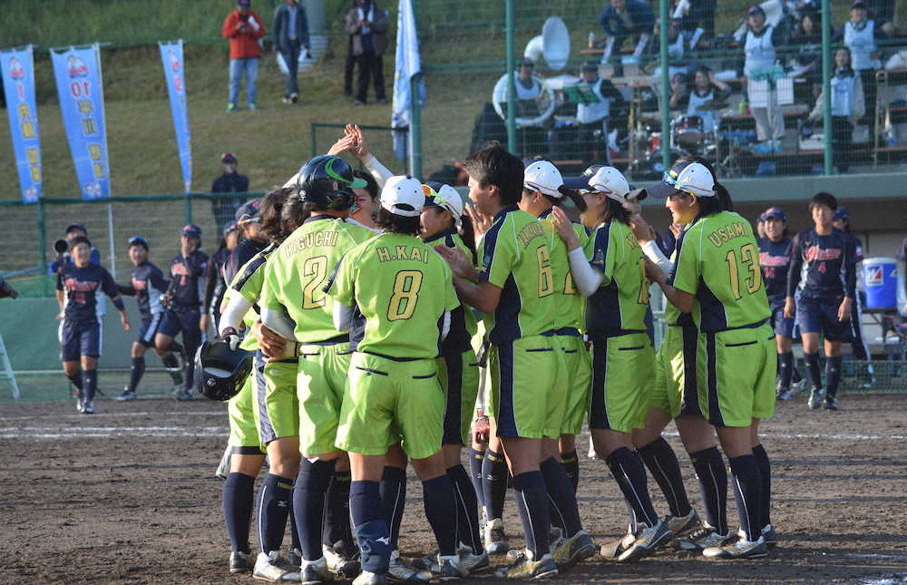 伊予銀行　劇的サヨナラ勝ちで1部残留　日本女子ソフトボール入れ替え戦