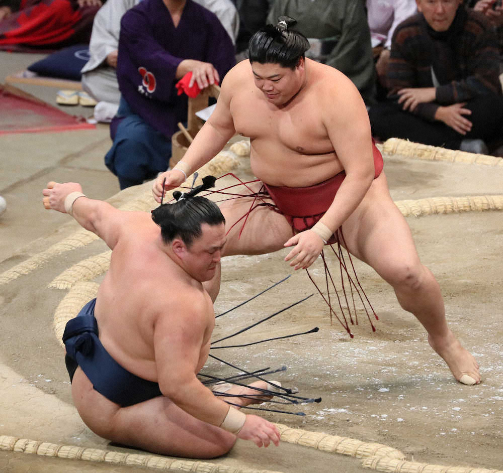 阿炎キレキレ7勝目　全6場所勝ち越し王手　白鵬に“恩返し”狙う