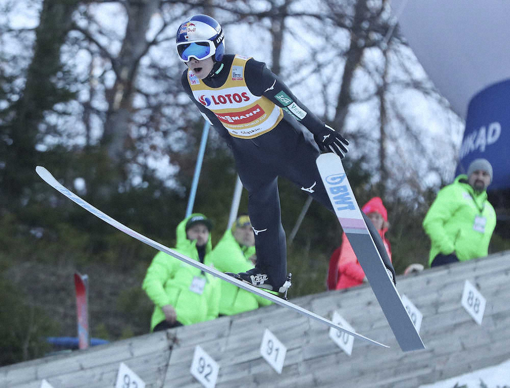 ジャンプ・小林陵侑が4位、伊東大貴は5位　個人第1戦