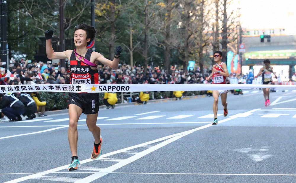 【画像・写真】【箱根駅伝】国学院大・前田監督、過去最高の総合3位に男泣き「みんなは僕の誇り」