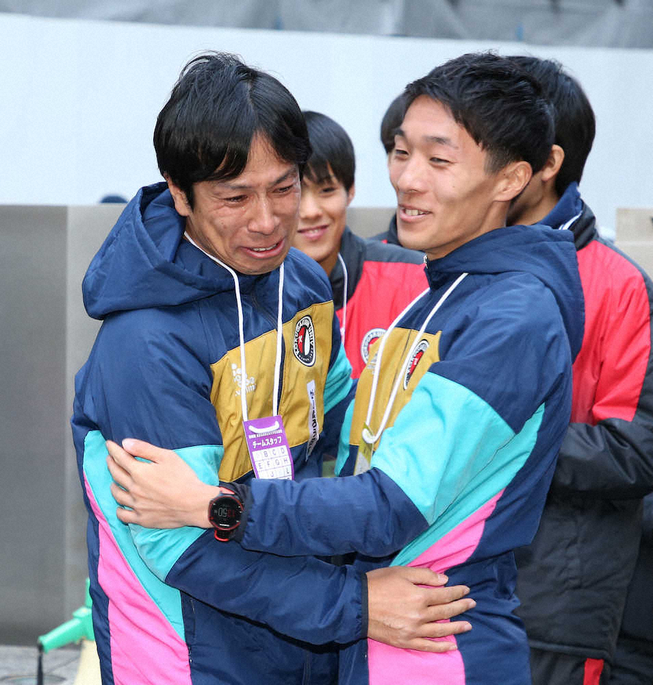 【箱根駅伝】国学院大・前田監督、過去最高の総合3位に男泣き「みんなは僕の誇り」