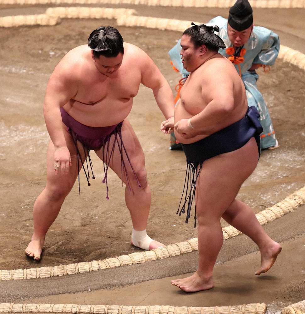 【画像・写真】白鵬、白星発進　大栄翔に雪辱　朝乃山、貴景勝も勝つ　鶴竜は遠藤に苦杯