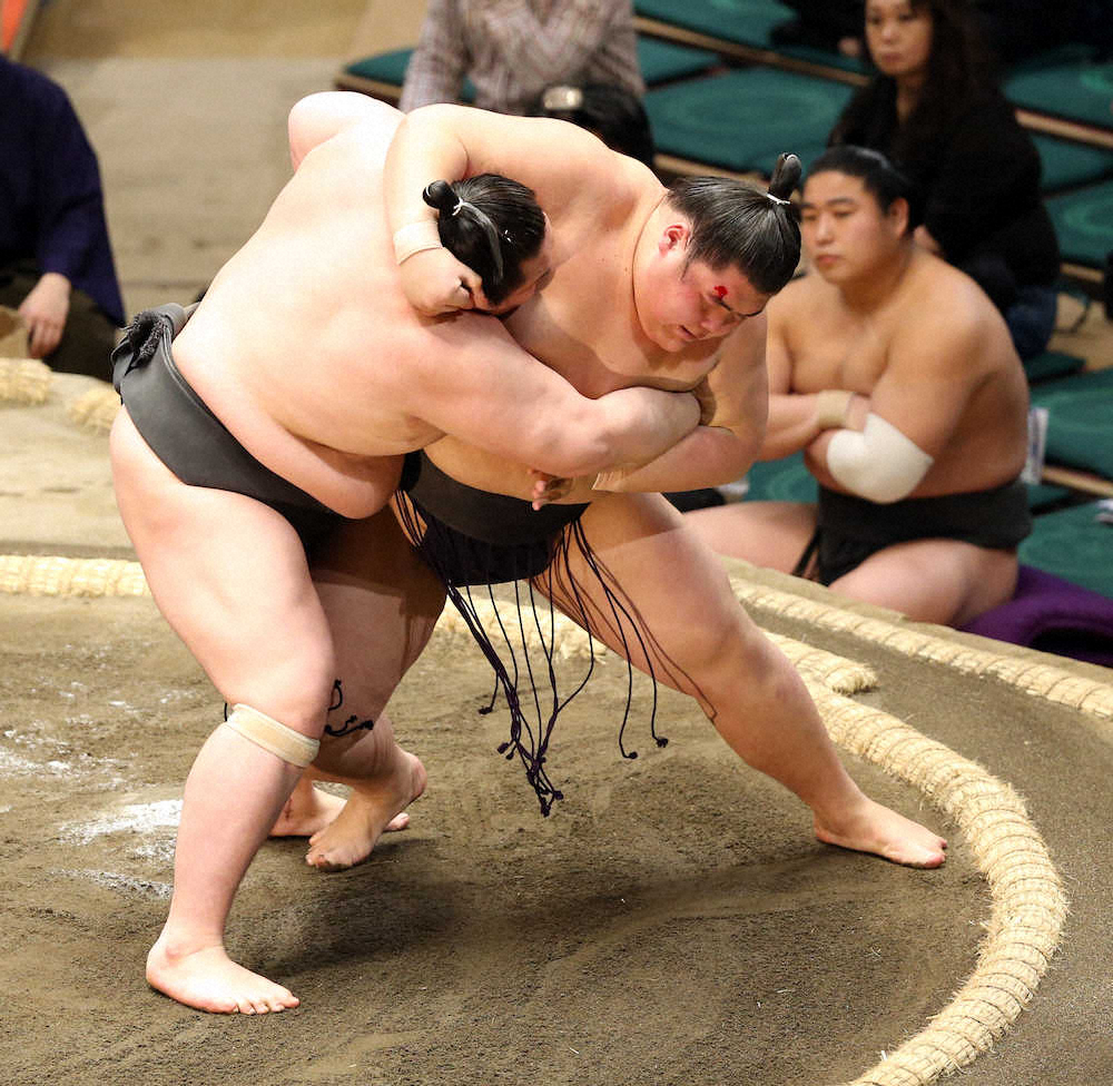 幕下・納谷　祖父の大鵬さん命日に悔しい黒星　珍しくイラだった表情「気にしていないです」