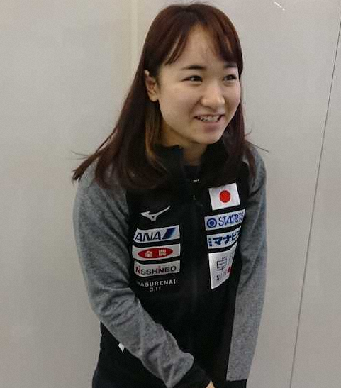 今季の国際大会初戦、ドイツオープンに出場する伊藤美誠は関西空港で取材に応じた
