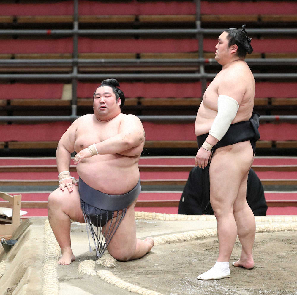 徳勝龍、幕尻Vから一転…10日目で負け越し　無言で会場を引き揚げる