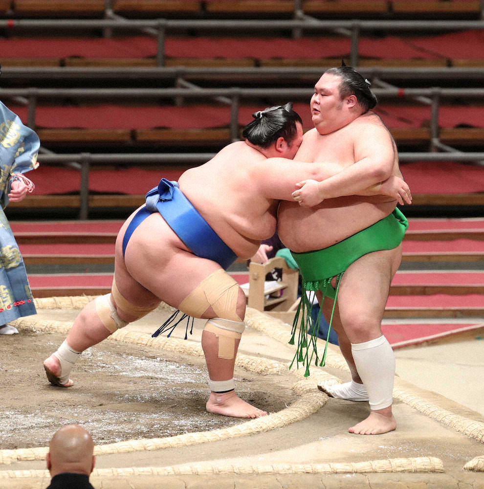 【画像・写真】白鵬、連敗阻止で10勝目　碧山も1敗キープ　朝乃山9勝目　千代丸は復帰戦飾れず