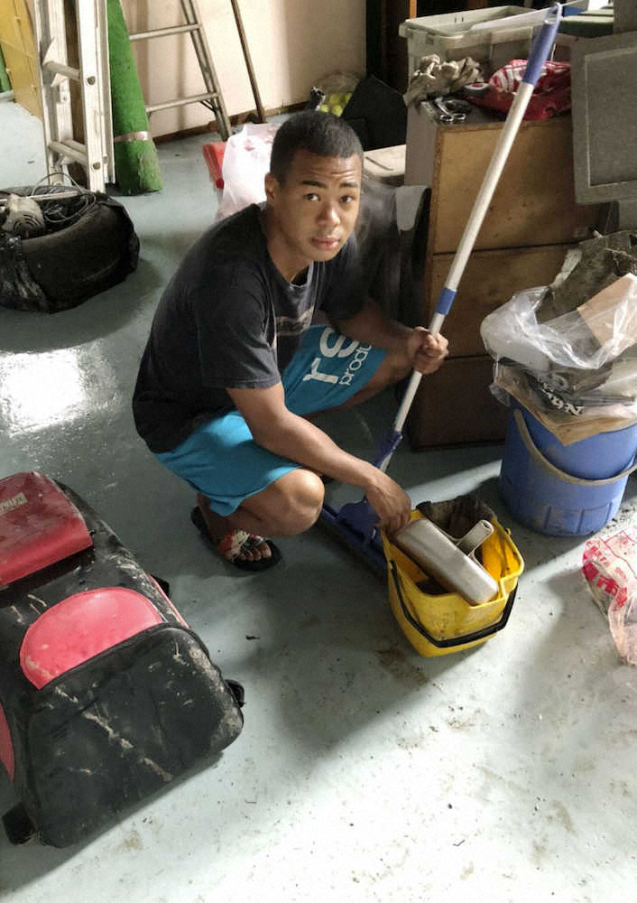 東京五輪ボクシング代表の岡沢セオン　鹿児島の拠点ジムが浸水　復旧作業で「恩返しを」