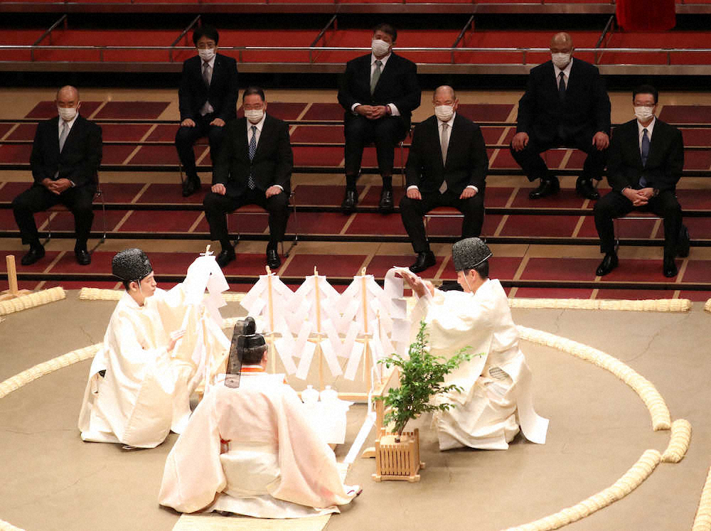 土俵祭りで安全祈願　尾車事業部長「厳戒態勢、命懸けのような雰囲気」