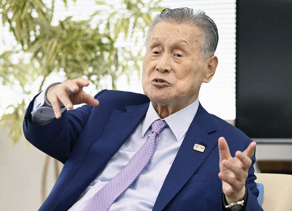 インタビューに答える東京五輪・パラリンピック組織委の森喜朗会長