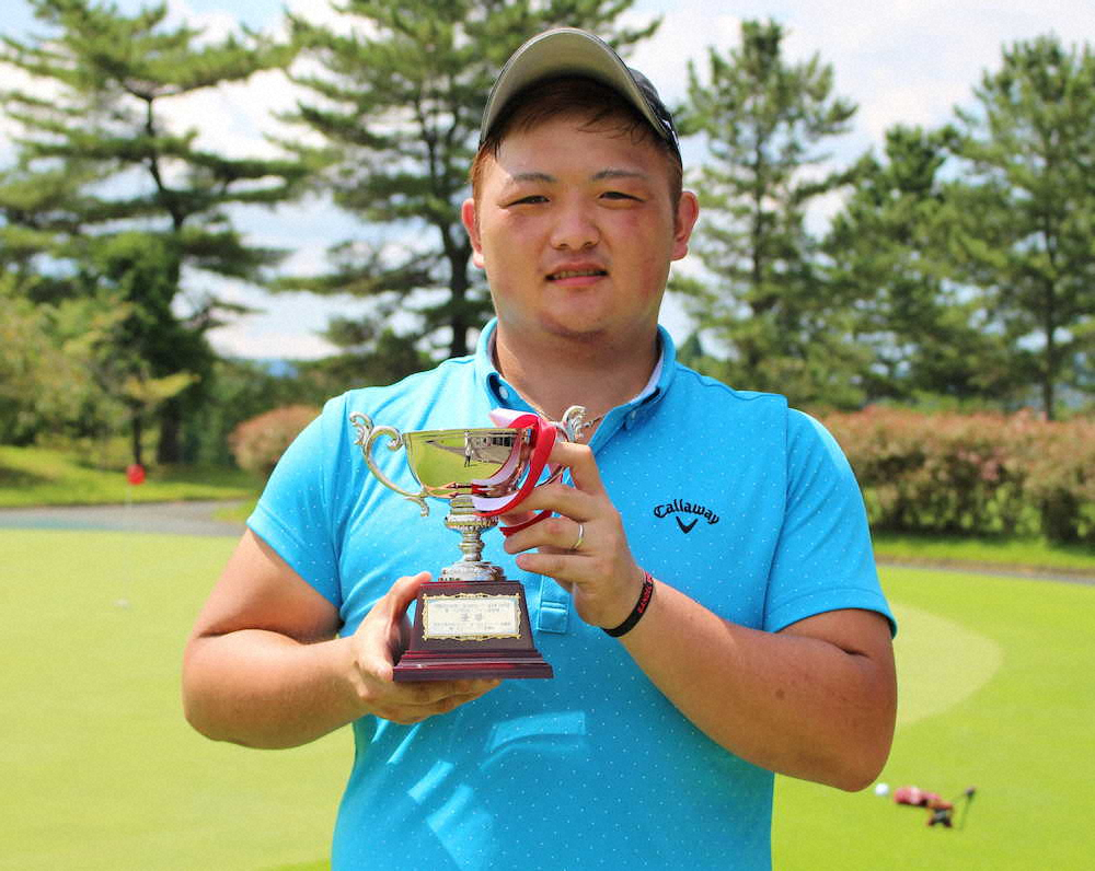 社会人ゴルフ選手権九州予選　名守亮が初出場初優勝、唯一のアンダーパー