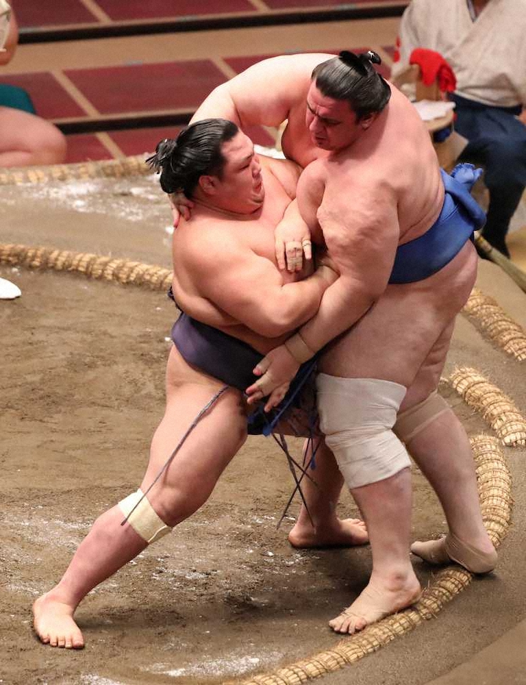 阿武咲　唯一全勝で単独トップ　原点の押し相撲「そこを追求していくだけ」