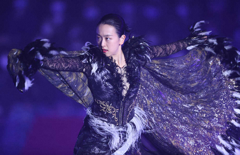 浅田真央さん　京都公演でファン魅了　30歳“初滑り”の舞「ゼロからのスタート」