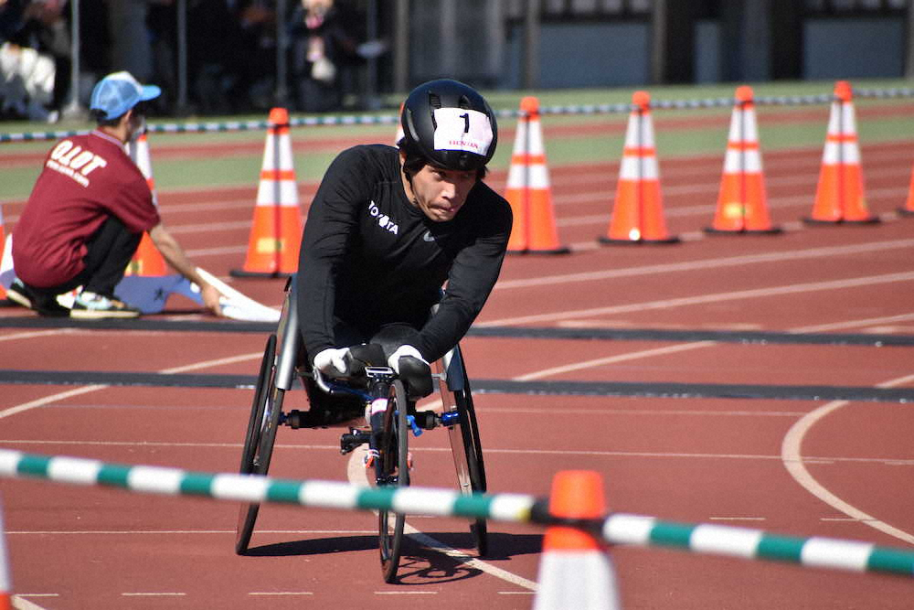 東京パラ内定の鈴木朋樹が初優勝　2位に4分42秒差で圧倒「限界を出し切れた」　大分車いすマラソン