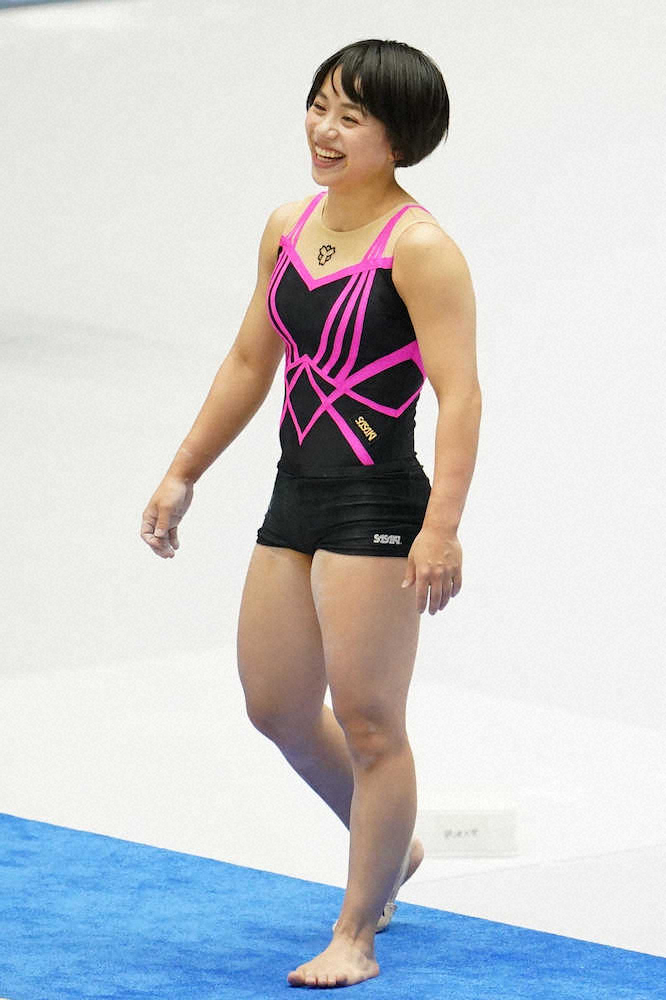 村上茉愛、体操全日本選手権へ決意「絶対もう一度優勝したい」