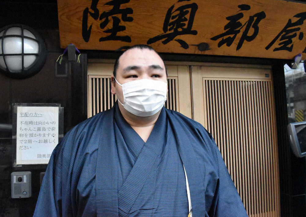 日本国籍取得の鶴竜「やっとという感じ」　腰の負傷などで3場所連続休場中も「相撲に集中できる」