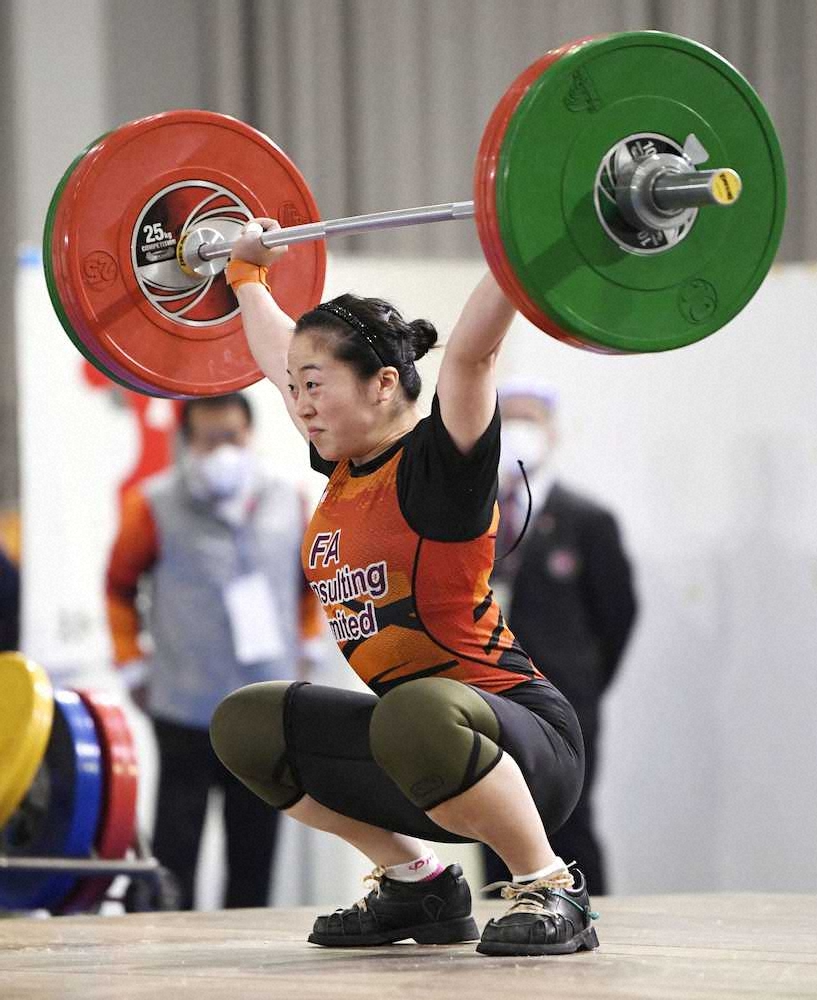 女子64キロ級・安藤美希子が優勝　ジャークで日本記録　重量挙げ全日本選手権