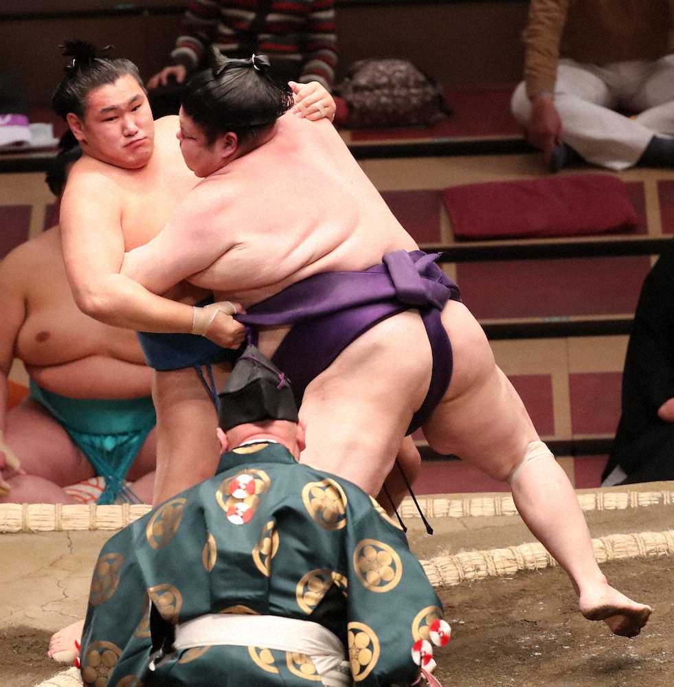 【画像・写真】明瀬山5連勝　攻められながらも「無我夢中」左差して逆襲寄り切り