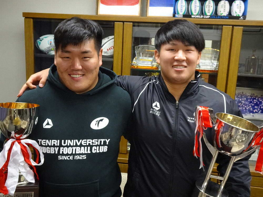 天理大ラグビー部初の日本一に貢献した両プロップ谷口祐一郎（右）と小鍛治悠太は小学生からの友人　　　　　　　　　　　　　　　　　　　　　　　　　　　