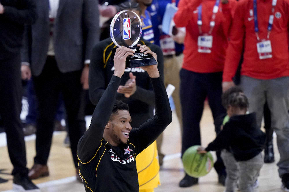 NBA球宴で「チーム・レブロン」が4年連続で勝利　MVPはアデトクンボ