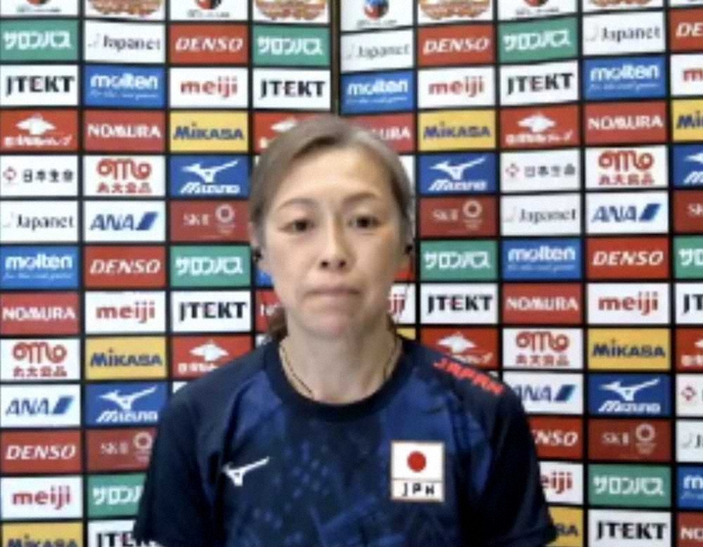 オンライン取材に応じたバレーボール女子日本代表の中田監督