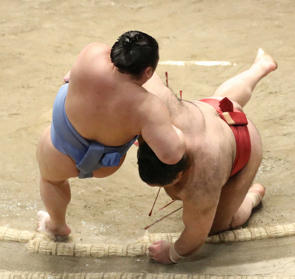 【玉ノ井親方　視点】高安は勝ちを意識し体動かず完全に自分の相撲を見失った　Ｖ争いは照ノ富士に分がある