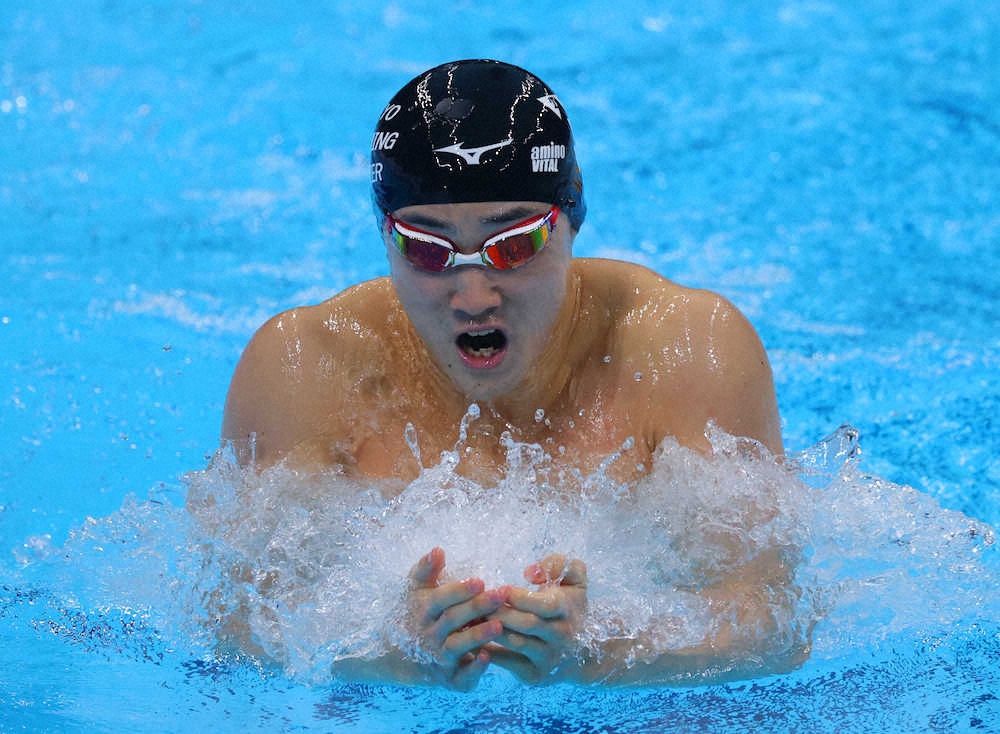 競泳日本選手権男子200メートル平泳ぎ決勝で優勝した佐藤