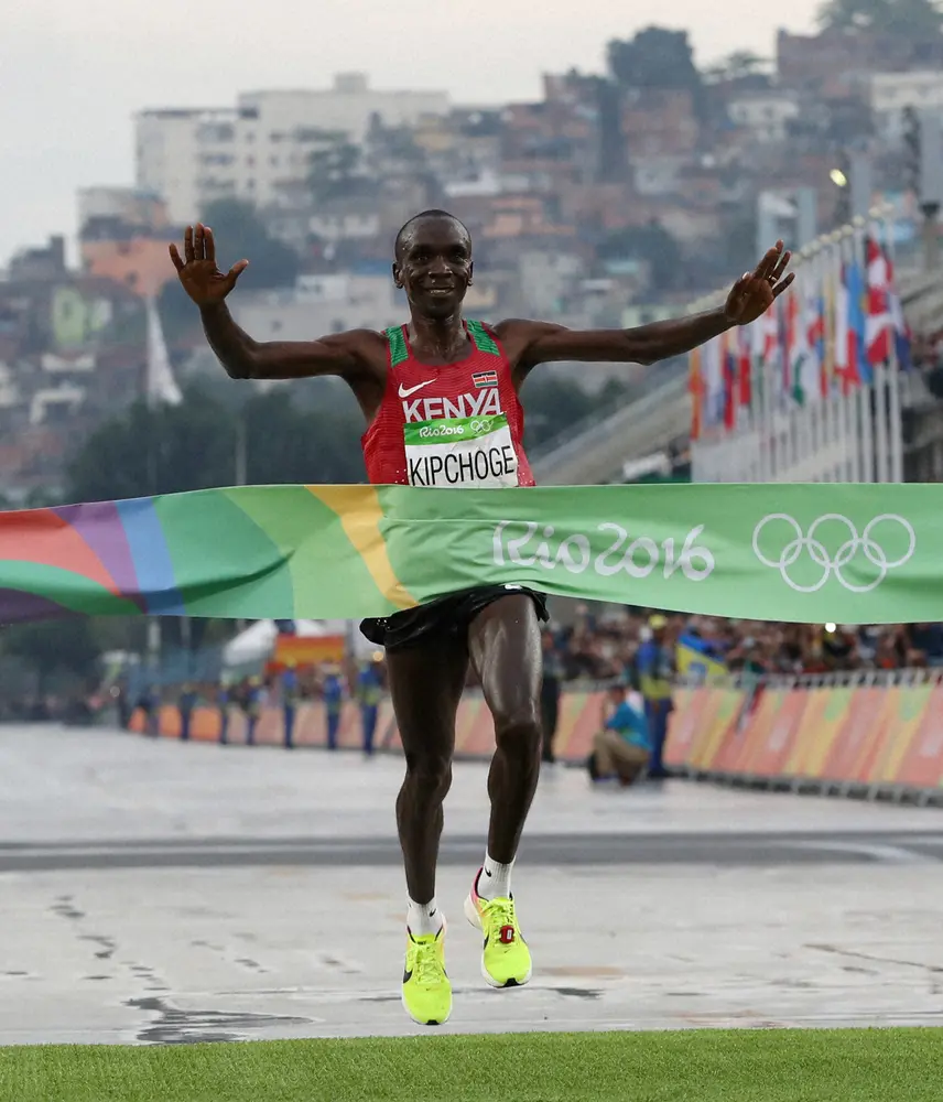 男子マラソン世界記録保持者、キプチョゲが五輪連覇誓う「金メダルに飢えている」