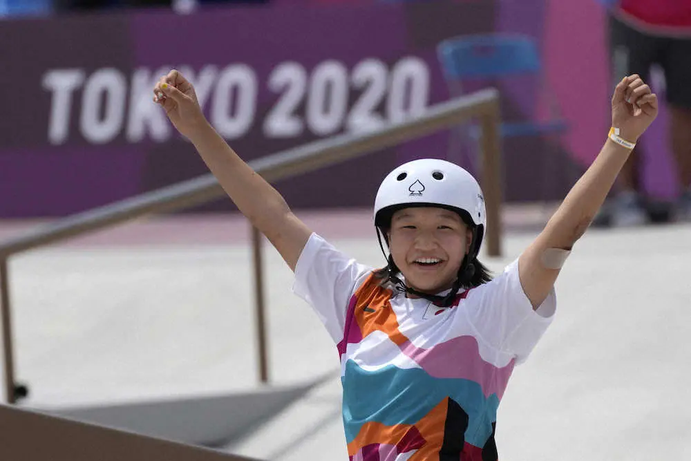 スケートボード女子ストリート・西矢椛が金メダル！　日本人史上最年少メダリスト誕生　13歳10カ月