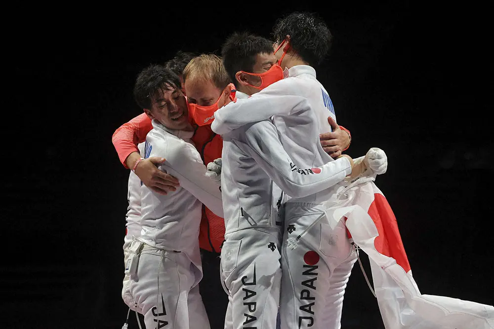 フェンシングで日本初の金メダル！　男子エペ団体が歴史的快進撃　日本勢金17個は新記録！