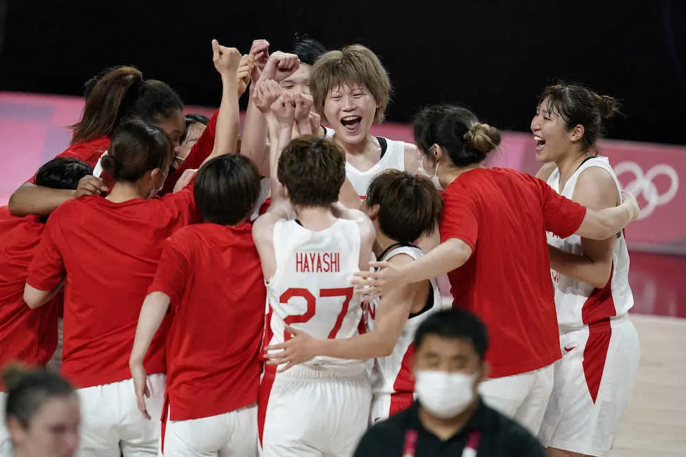 女子バスケで日本が五輪初の4強　ベルギーを1点差で退ける　ラスト16秒、林が起死回生の逆転3P