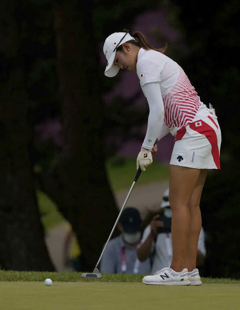 稲見萌寧は首位と3打差の5位でバックナインへ　東京五輪ゴルフ最終日
