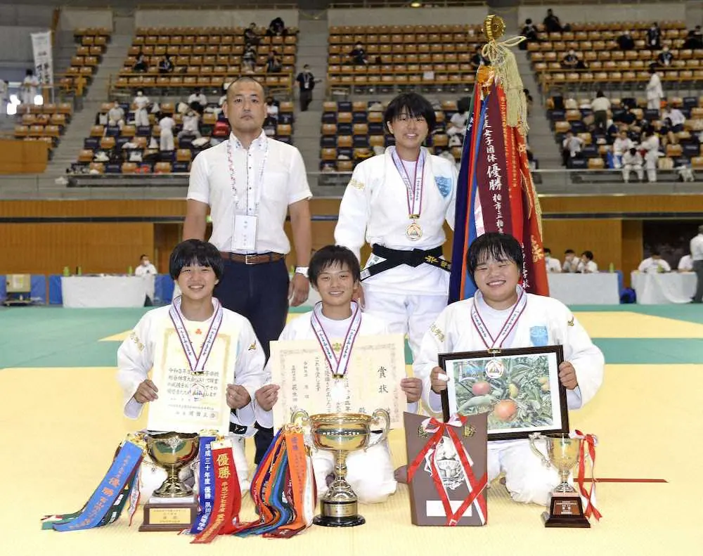 柔道女子団体　創志学園、古賀さんに贈る初優勝　全国高校総体